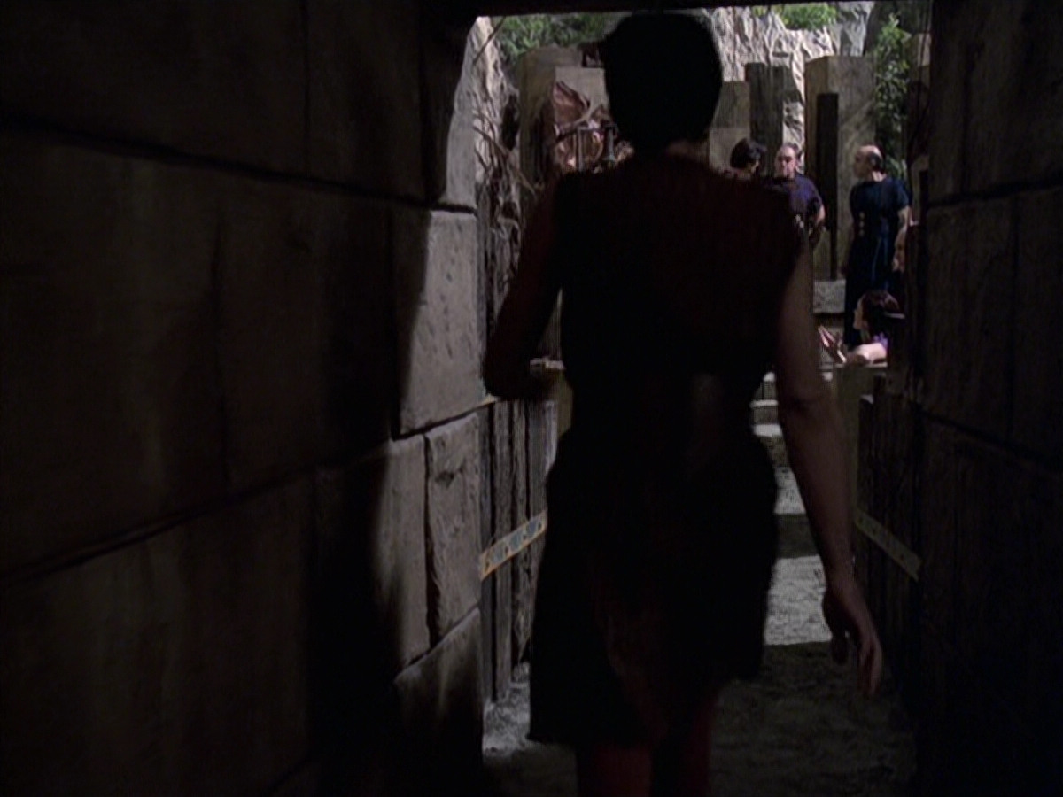 extant_StarTrek_VOY_6x22-Muse_01259.jpg