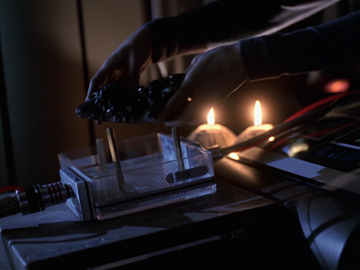 extant_StarTrek_VOY_6x22-Muse_01482.jpg