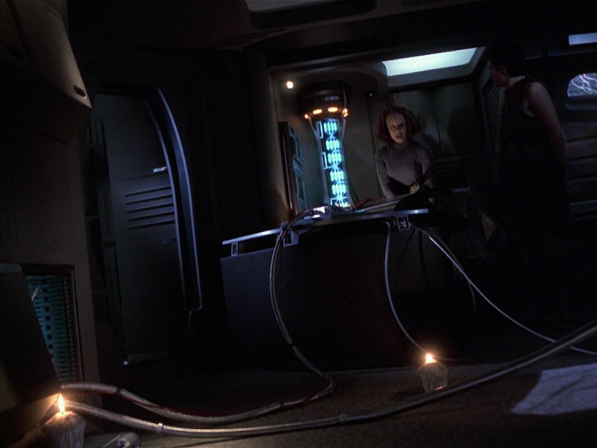 extant_StarTrek_VOY_6x22-Muse_01494.jpg