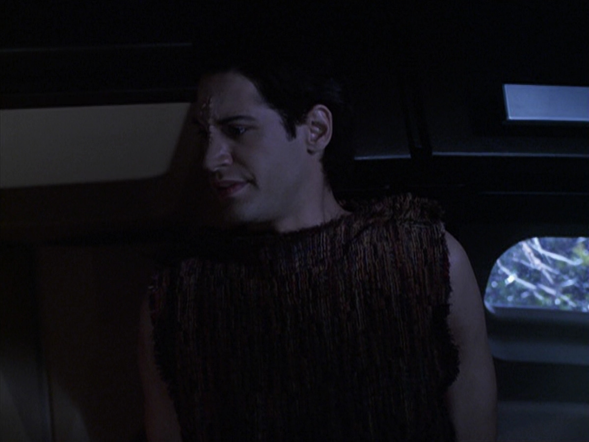 extant_StarTrek_VOY_6x22-Muse_01516.jpg