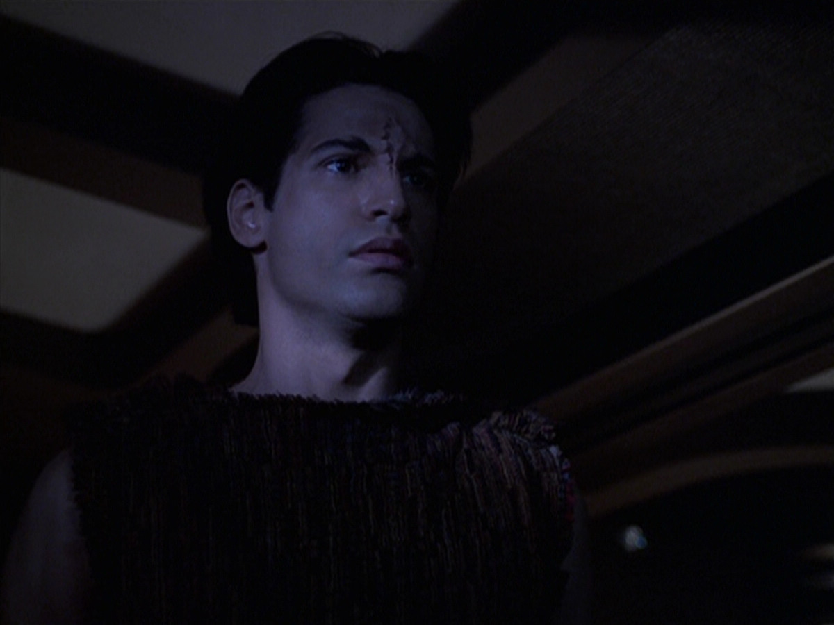 extant_StarTrek_VOY_6x22-Muse_01540.jpg