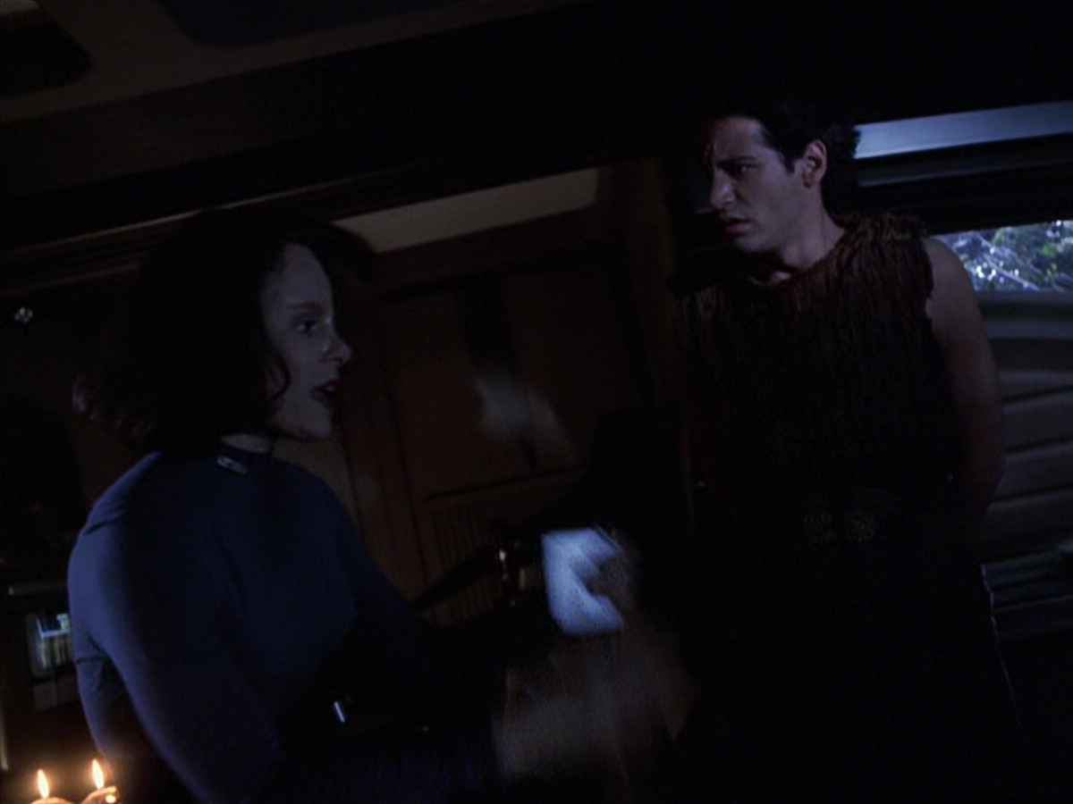 extant_StarTrek_VOY_6x22-Muse_01546.jpg