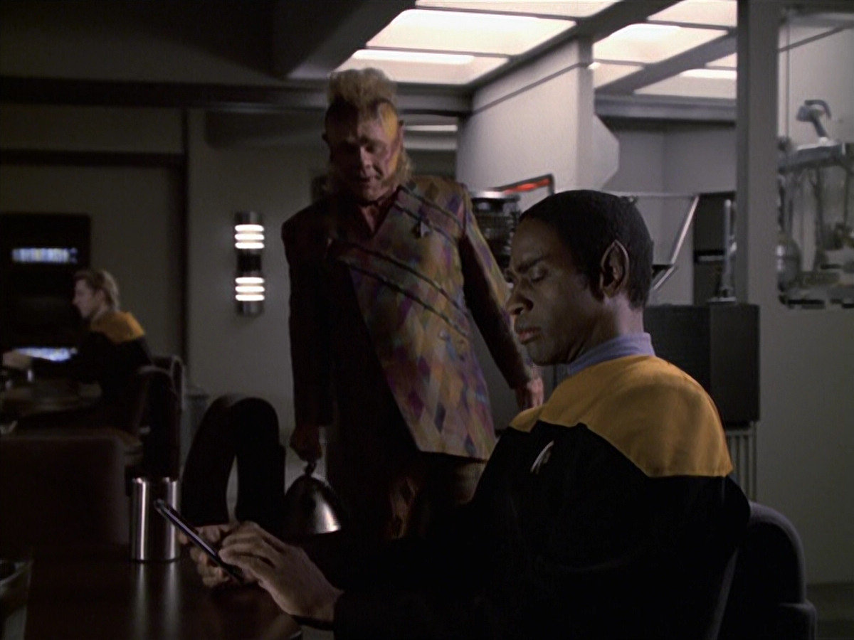 extant_StarTrek_VOY_6x22-Muse_01581.jpg