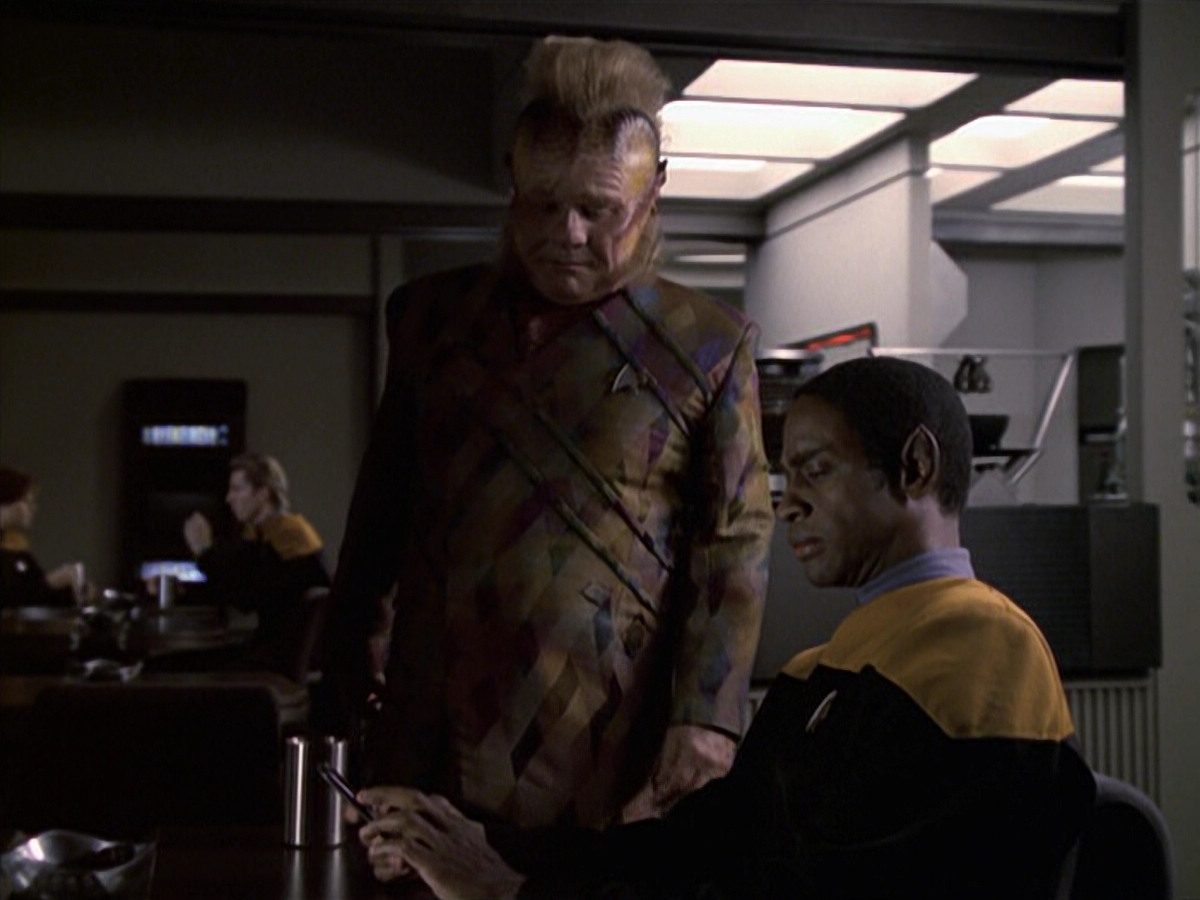 extant_StarTrek_VOY_6x22-Muse_01585.jpg