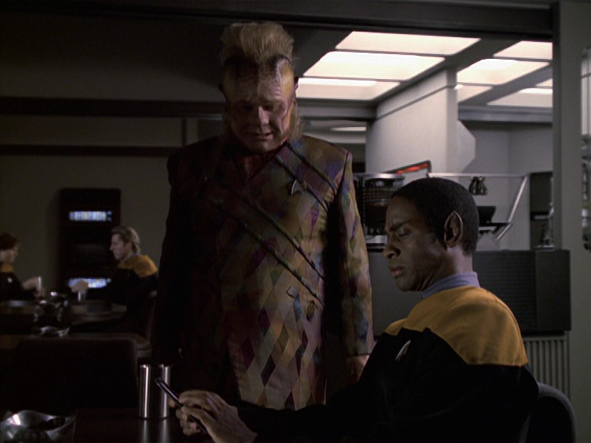 extant_StarTrek_VOY_6x22-Muse_01590.jpg