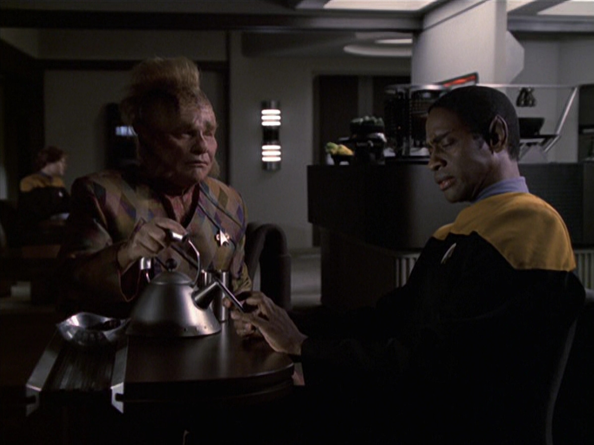 extant_StarTrek_VOY_6x22-Muse_01606.jpg