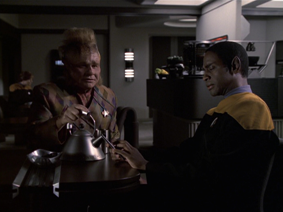 extant_StarTrek_VOY_6x22-Muse_01612.jpg