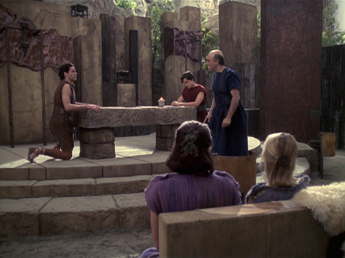 extant_StarTrek_VOY_6x22-Muse_01779.jpg