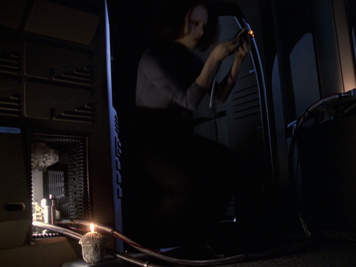 extant_StarTrek_VOY_6x22-Muse_01796.jpg