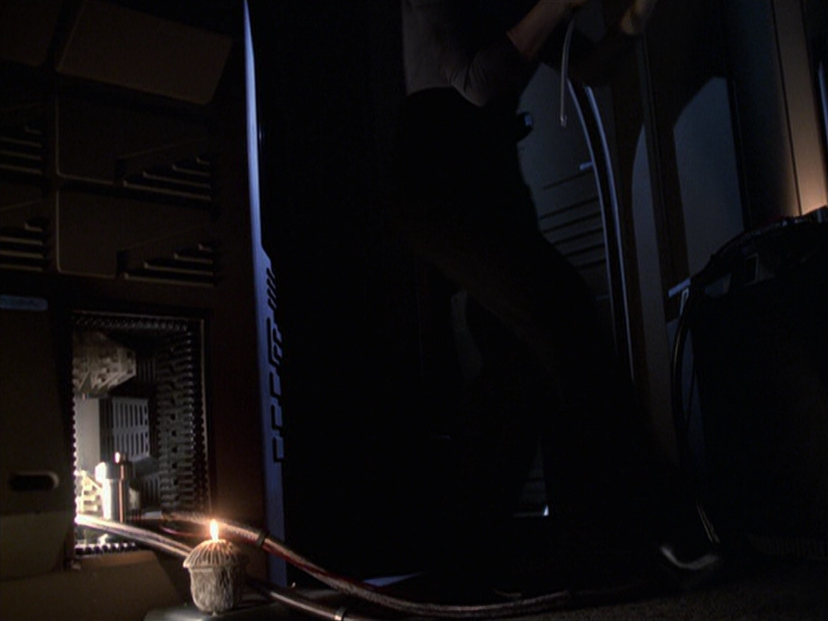 extant_StarTrek_VOY_6x22-Muse_01797.jpg