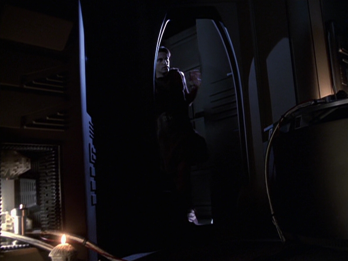 extant_StarTrek_VOY_6x22-Muse_01801.jpg