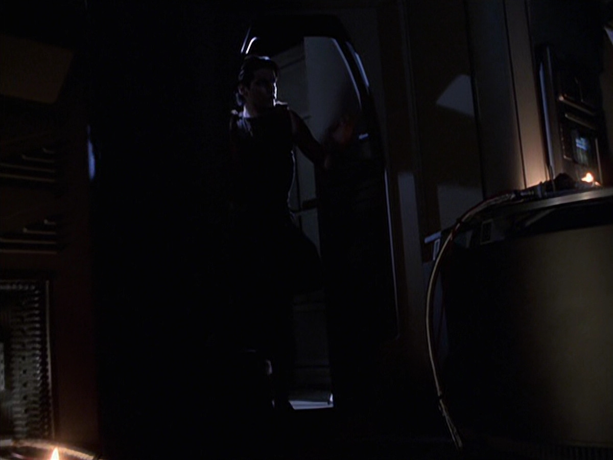 extant_StarTrek_VOY_6x22-Muse_01802.jpg