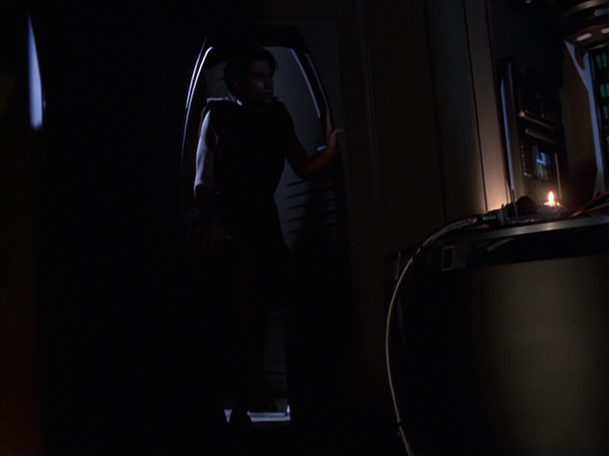 extant_StarTrek_VOY_6x22-Muse_01803.jpg