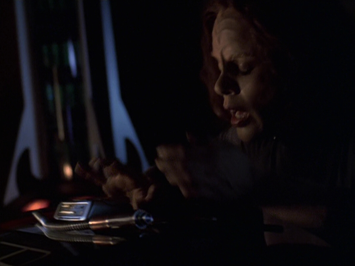 extant_StarTrek_VOY_6x22-Muse_01879.jpg