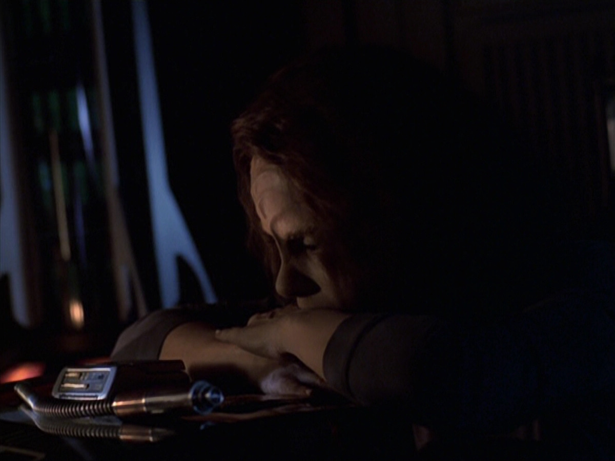 extant_StarTrek_VOY_6x22-Muse_01890.jpg