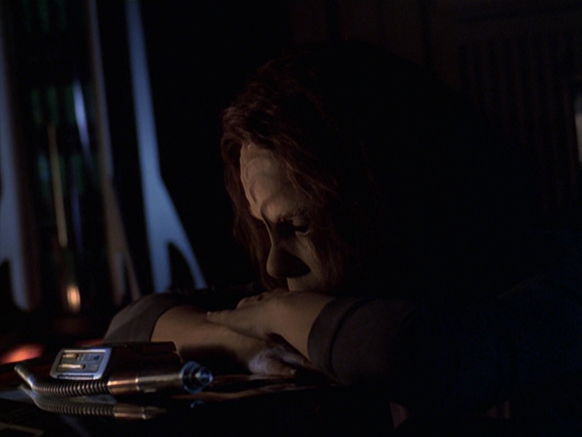 extant_StarTrek_VOY_6x22-Muse_01892.jpg