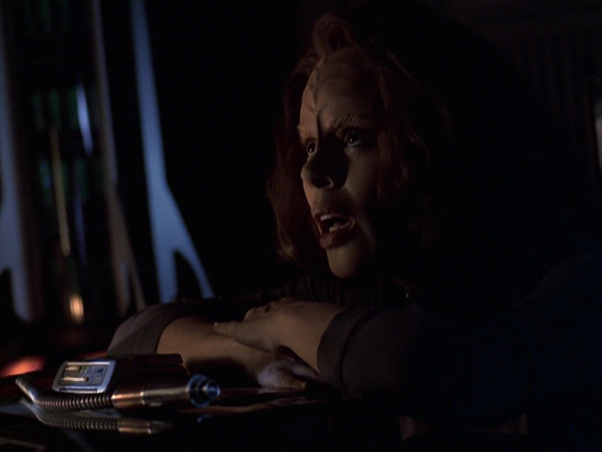 extant_StarTrek_VOY_6x22-Muse_01894.jpg