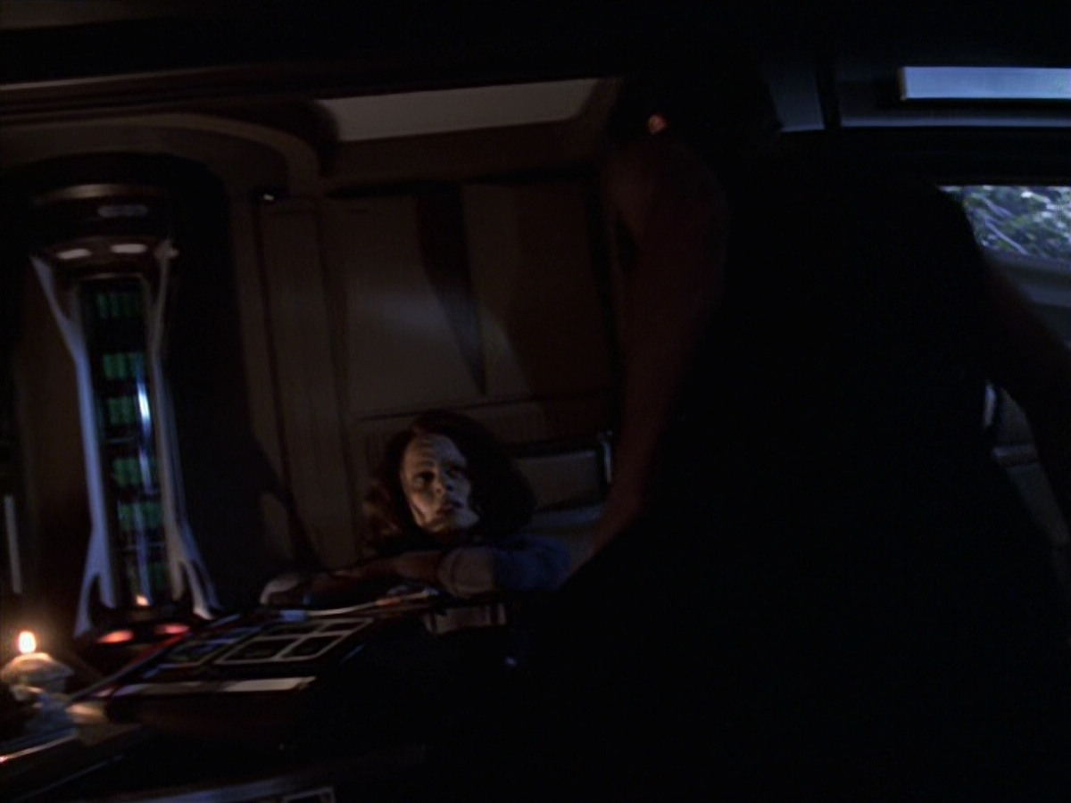 extant_StarTrek_VOY_6x22-Muse_01901.jpg