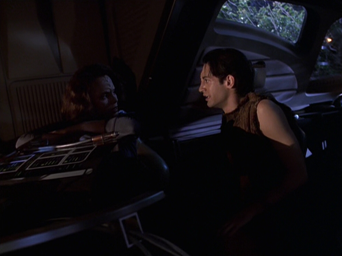 extant_StarTrek_VOY_6x22-Muse_01904.jpg