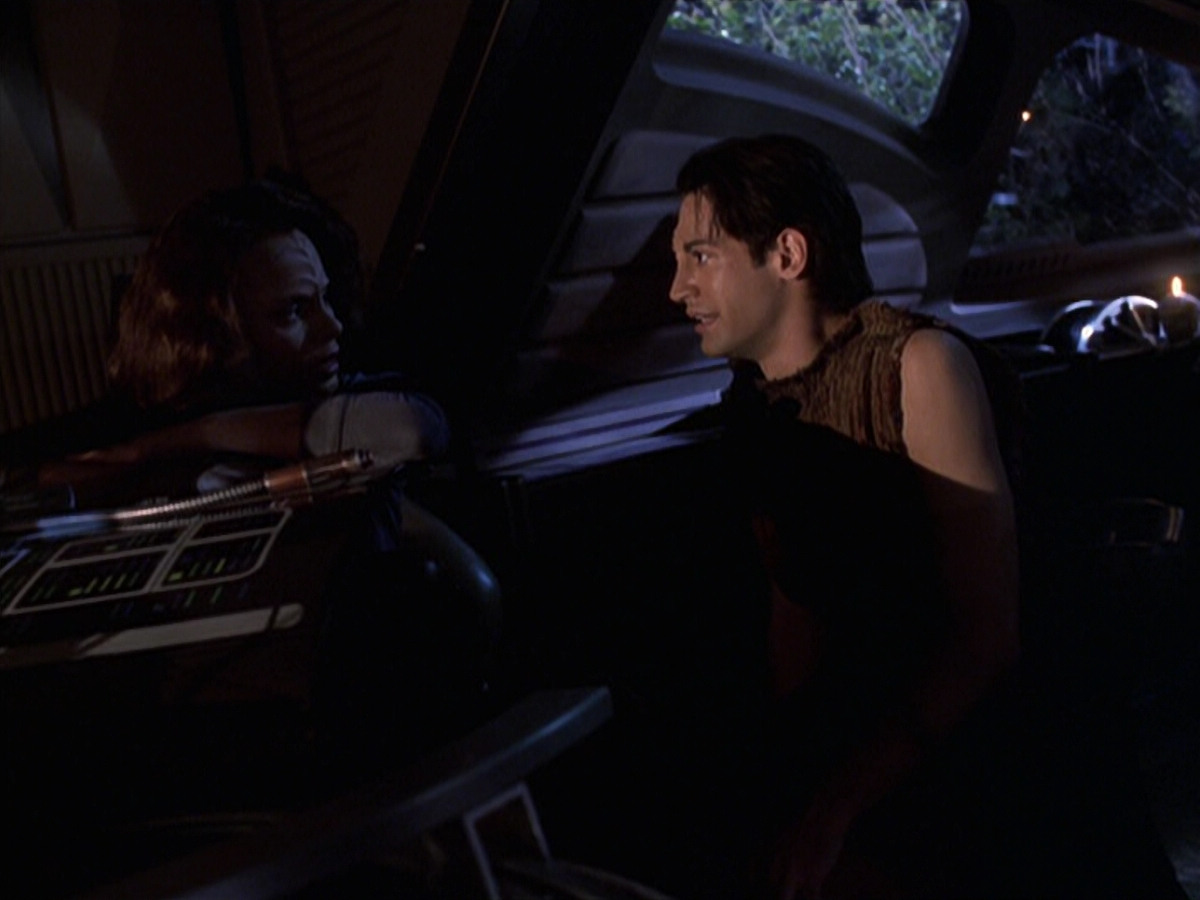 extant_StarTrek_VOY_6x22-Muse_01907.jpg
