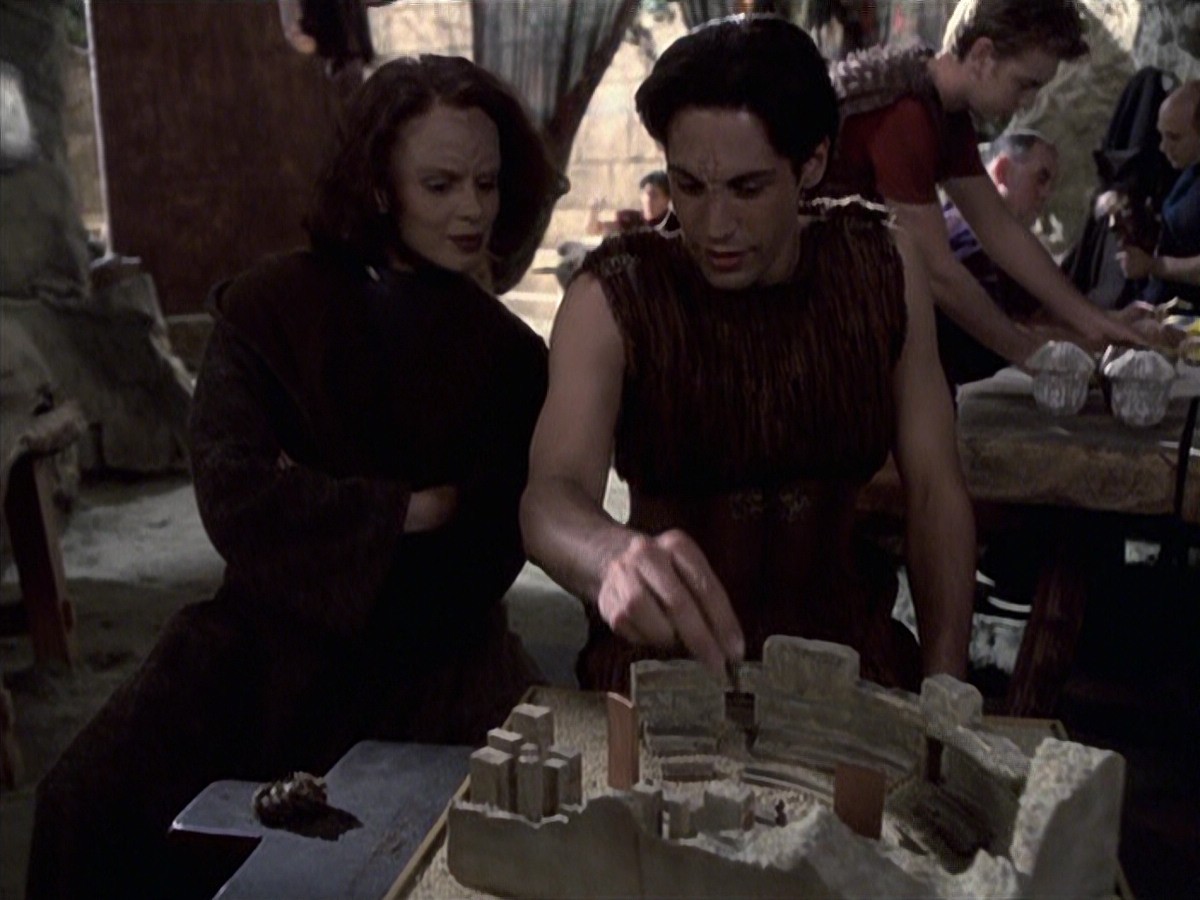 extant_StarTrek_VOY_6x22-Muse_01959.jpg