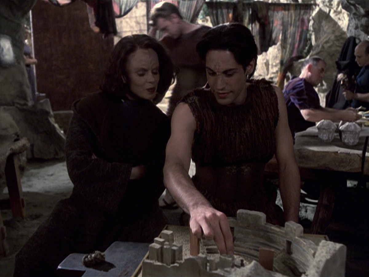 extant_StarTrek_VOY_6x22-Muse_01961.jpg