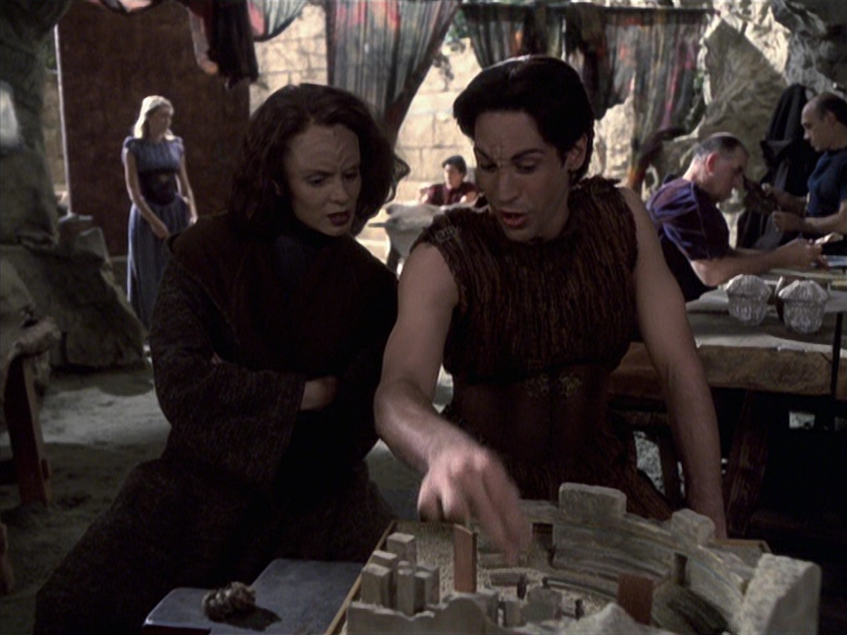 extant_StarTrek_VOY_6x22-Muse_01968.jpg