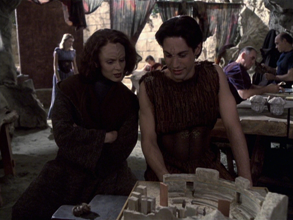 extant_StarTrek_VOY_6x22-Muse_01969.jpg
