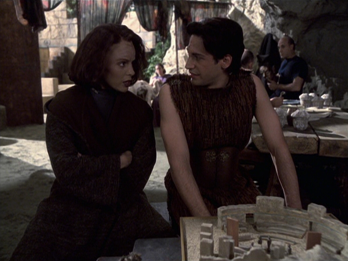 extant_StarTrek_VOY_6x22-Muse_01985.jpg