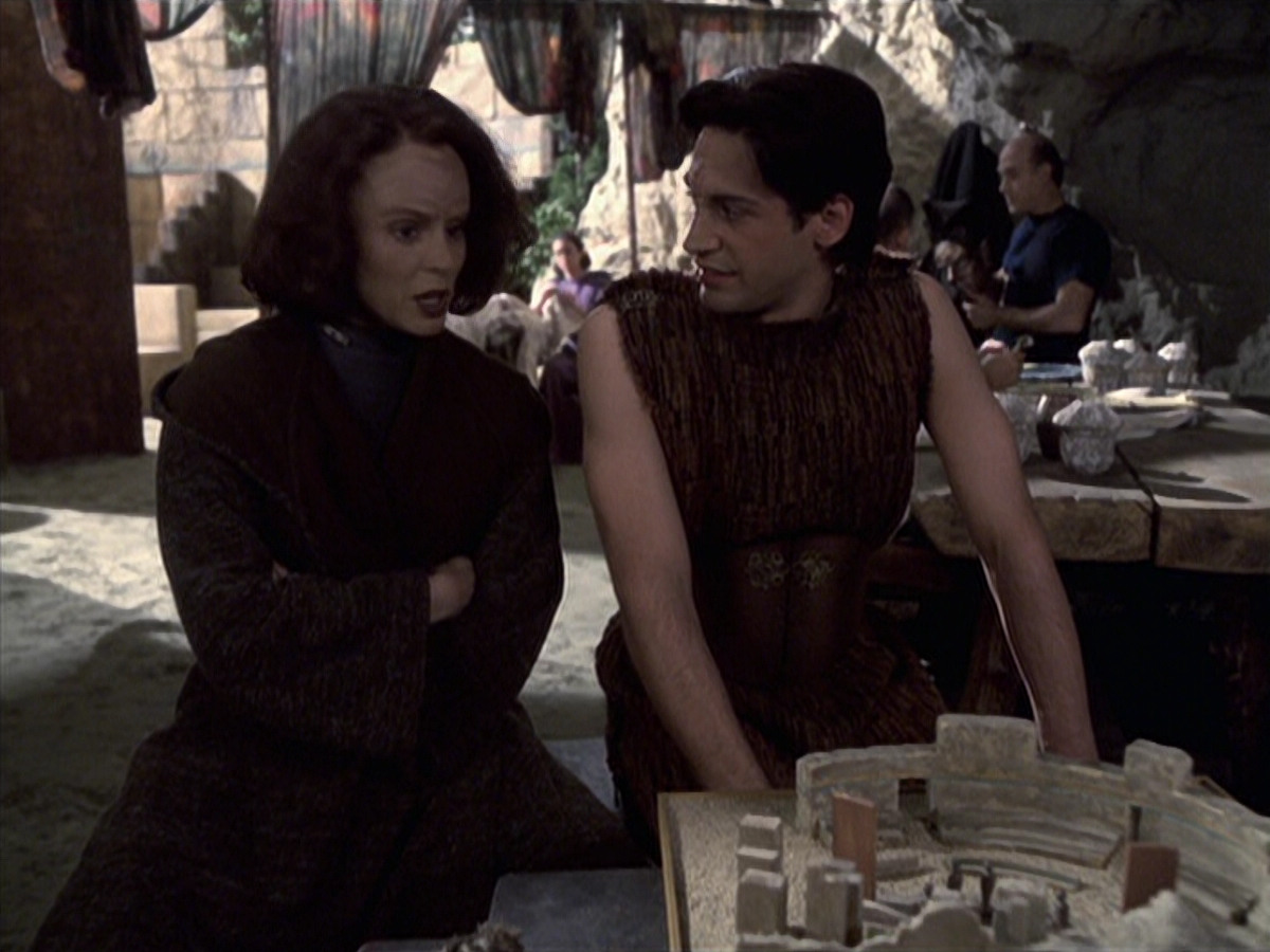 extant_StarTrek_VOY_6x22-Muse_01986.jpg