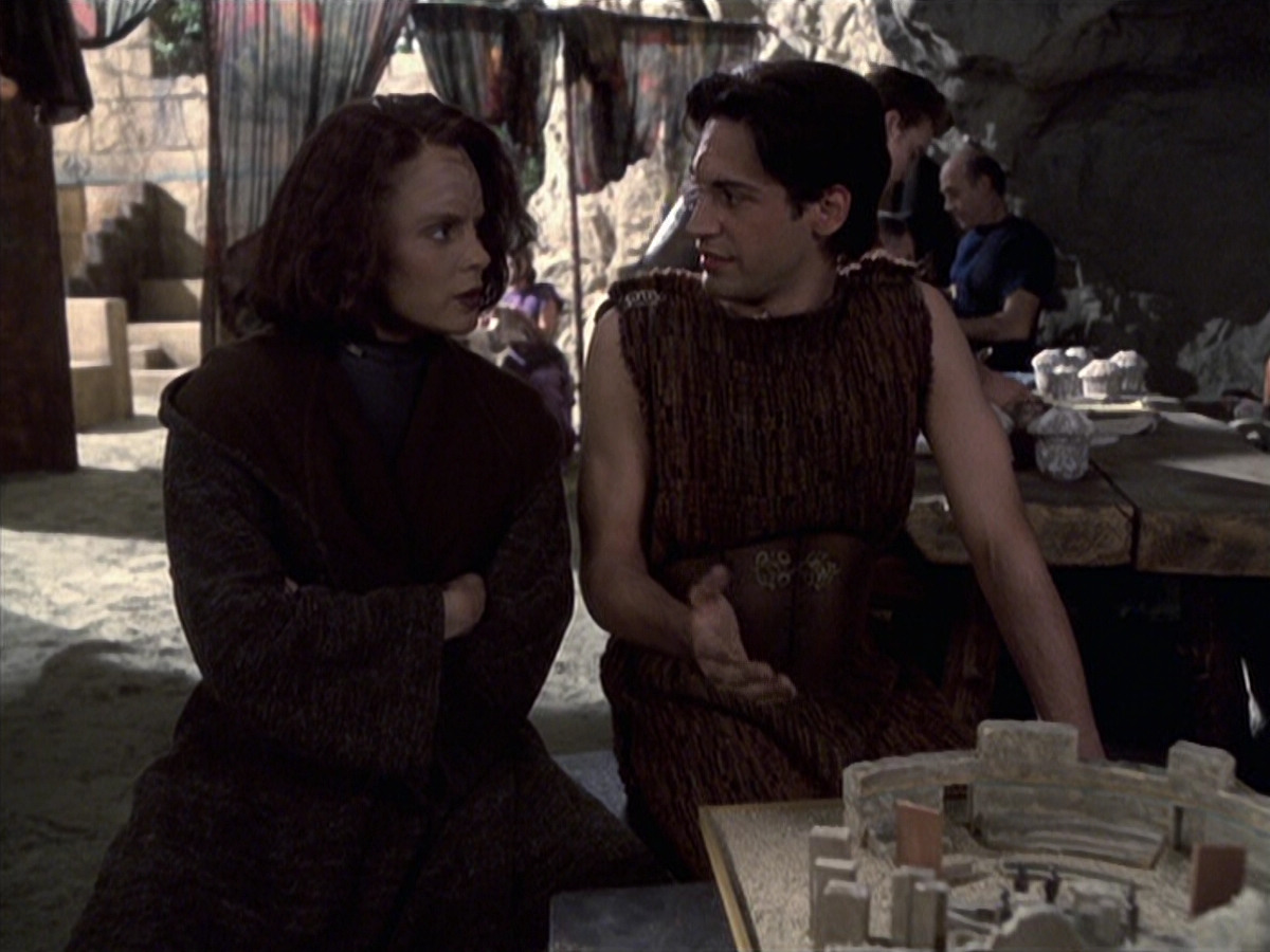extant_StarTrek_VOY_6x22-Muse_01991.jpg