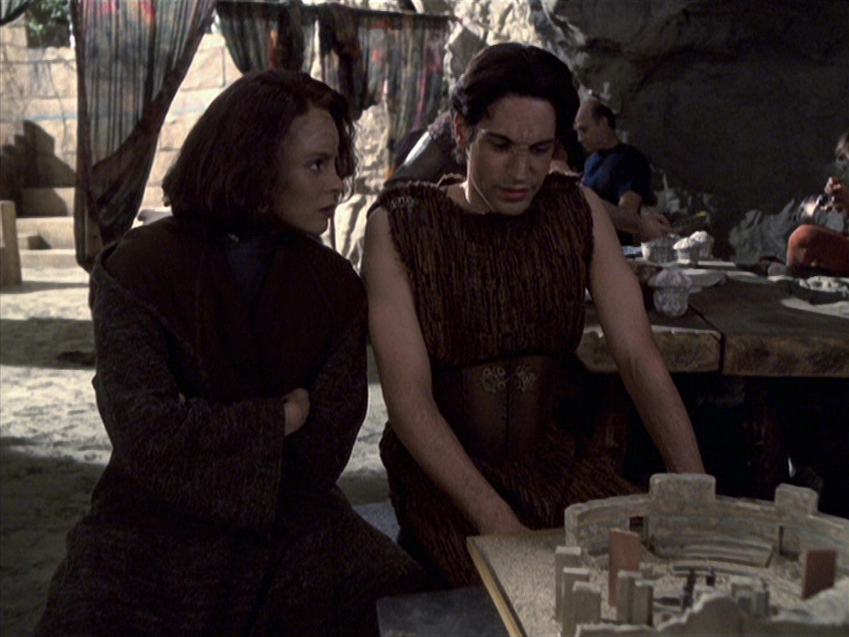extant_StarTrek_VOY_6x22-Muse_01996.jpg