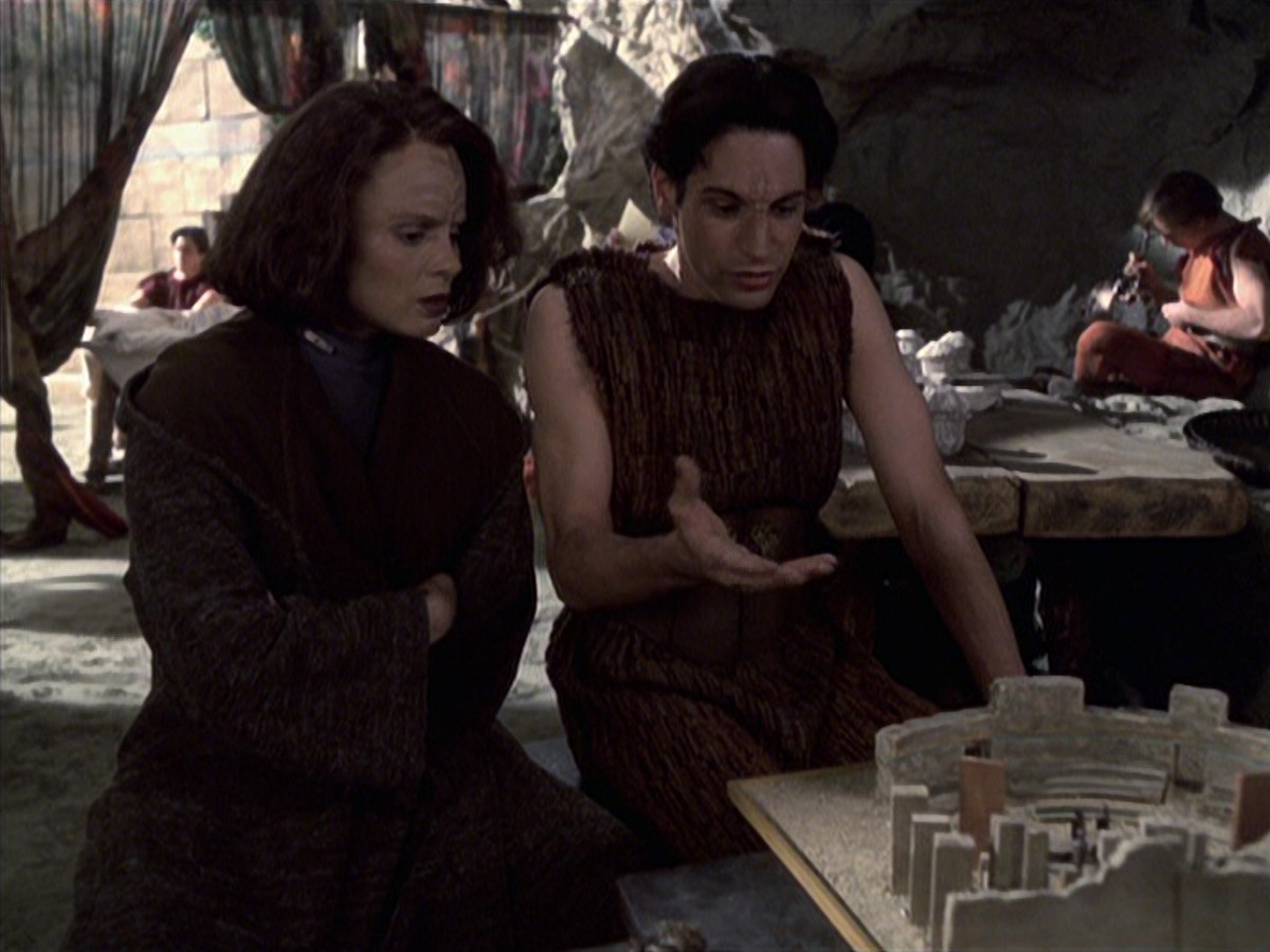 extant_StarTrek_VOY_6x22-Muse_02004.jpg