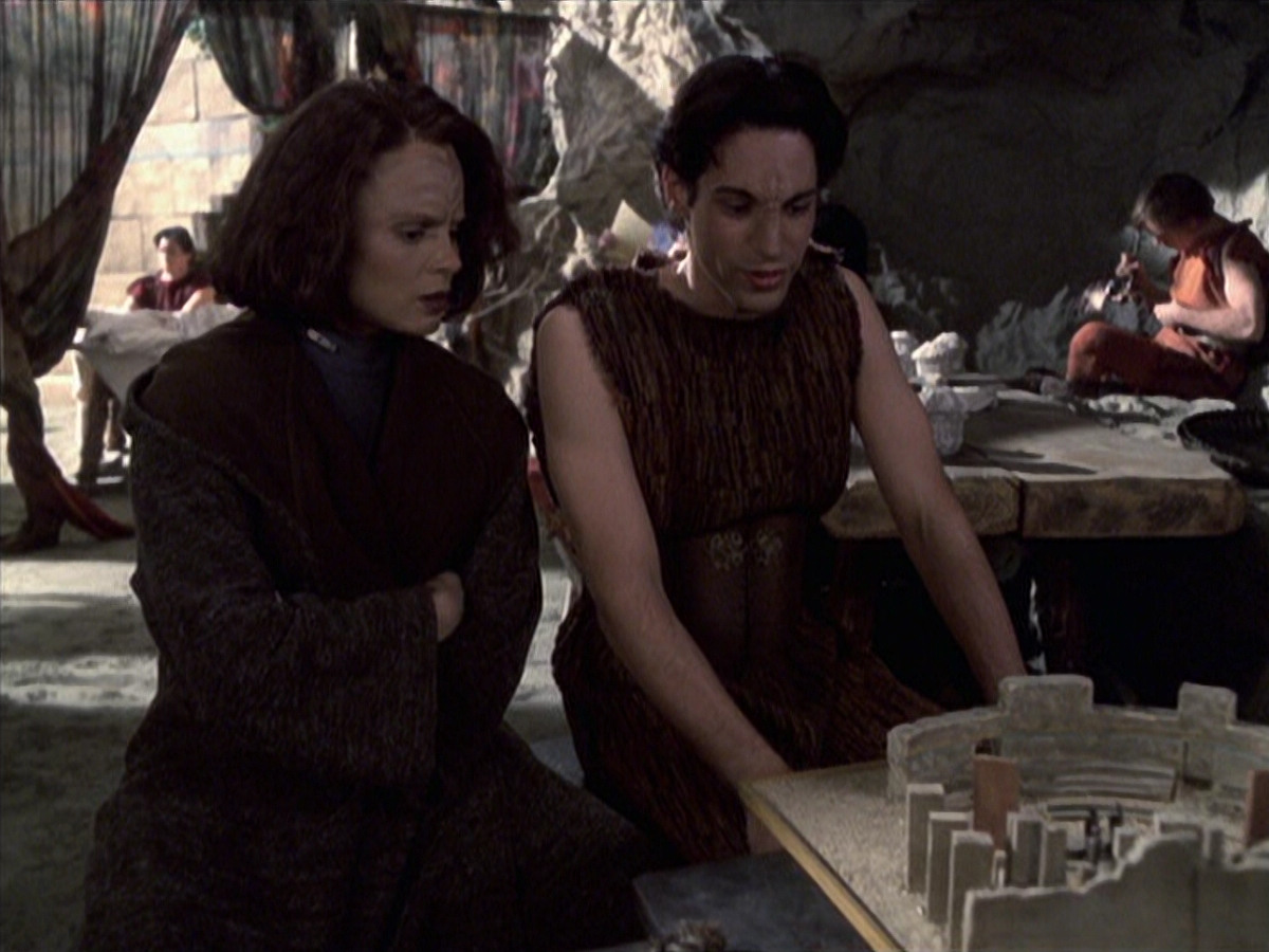 extant_StarTrek_VOY_6x22-Muse_02005.jpg