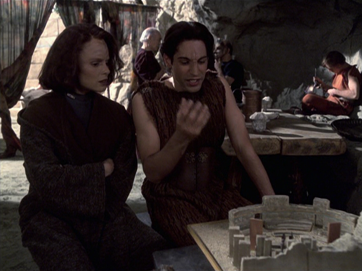 extant_StarTrek_VOY_6x22-Muse_02079.jpg