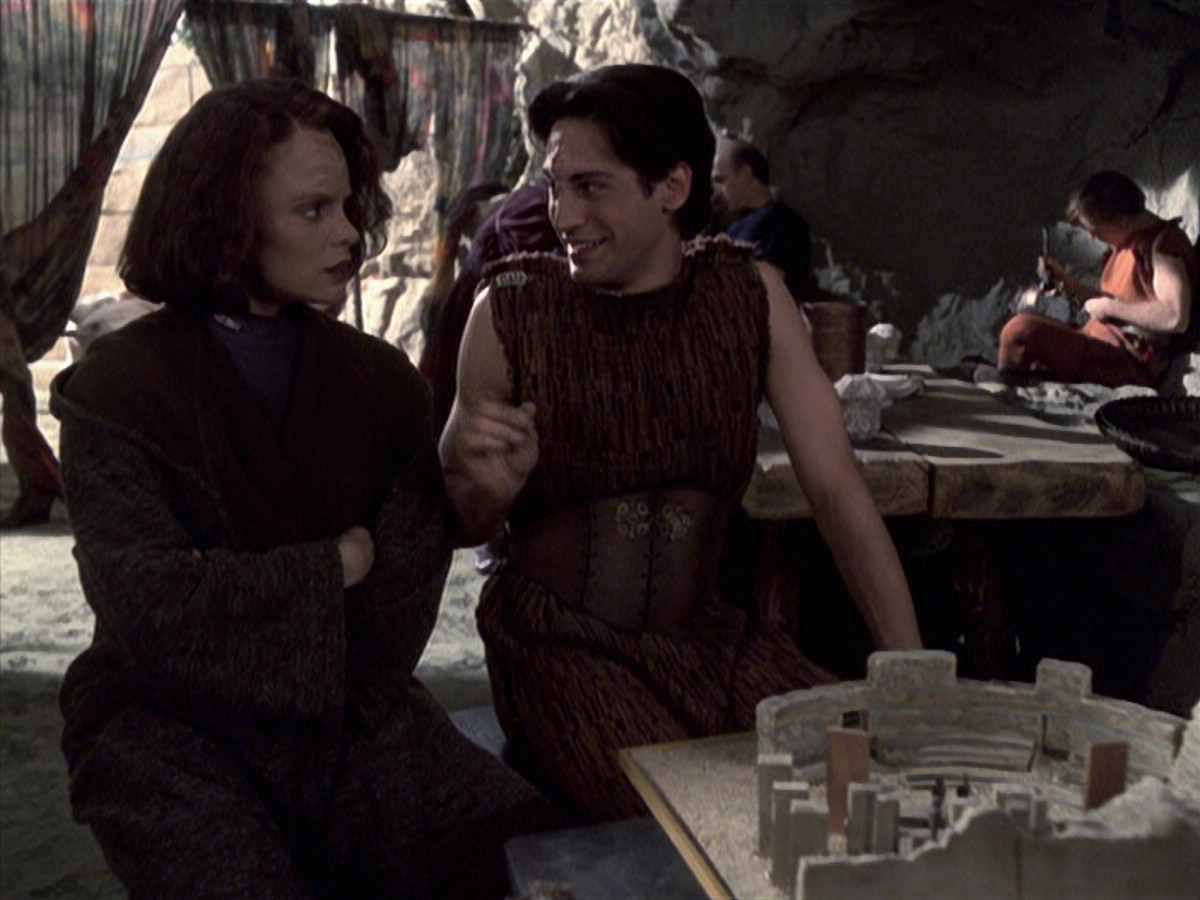 extant_StarTrek_VOY_6x22-Muse_02090.jpg