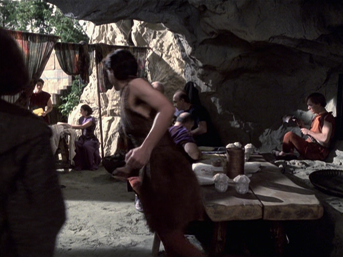 extant_StarTrek_VOY_6x22-Muse_02099.jpg