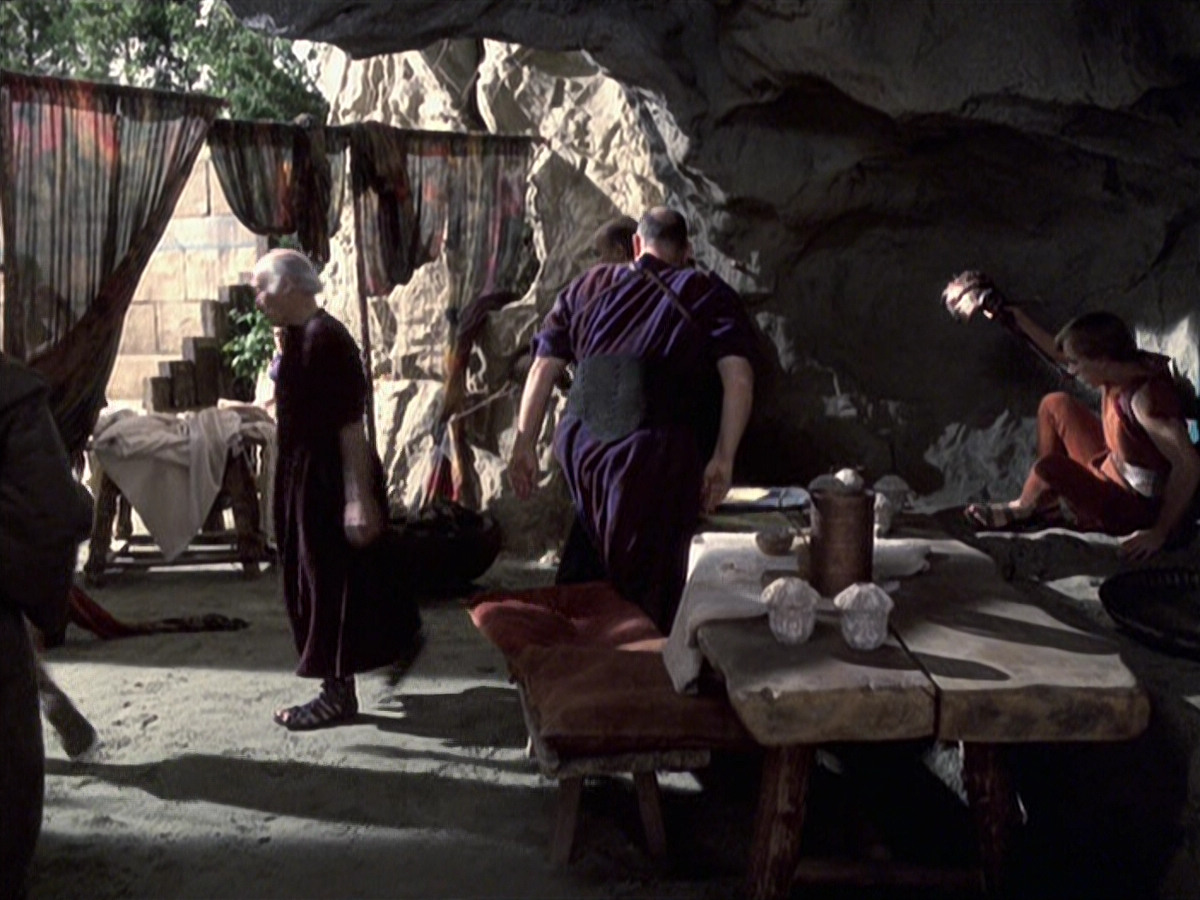 extant_StarTrek_VOY_6x22-Muse_02101.jpg