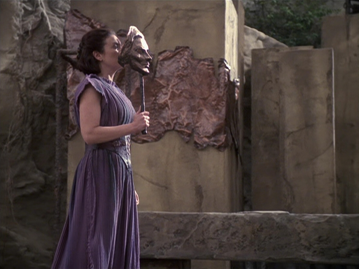 extant_StarTrek_VOY_6x22-Muse_02109.jpg