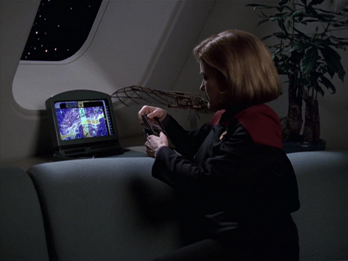extant_StarTrek_VOY_6x22-Muse_02164.jpg