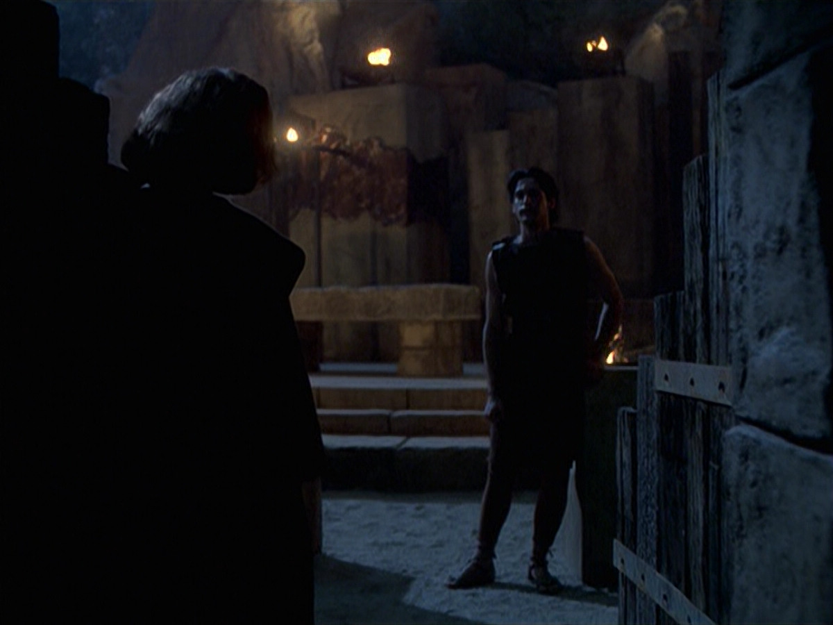 extant_StarTrek_VOY_6x22-Muse_02421.jpg