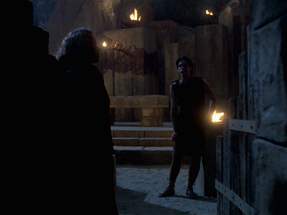 extant_StarTrek_VOY_6x22-Muse_02429.jpg