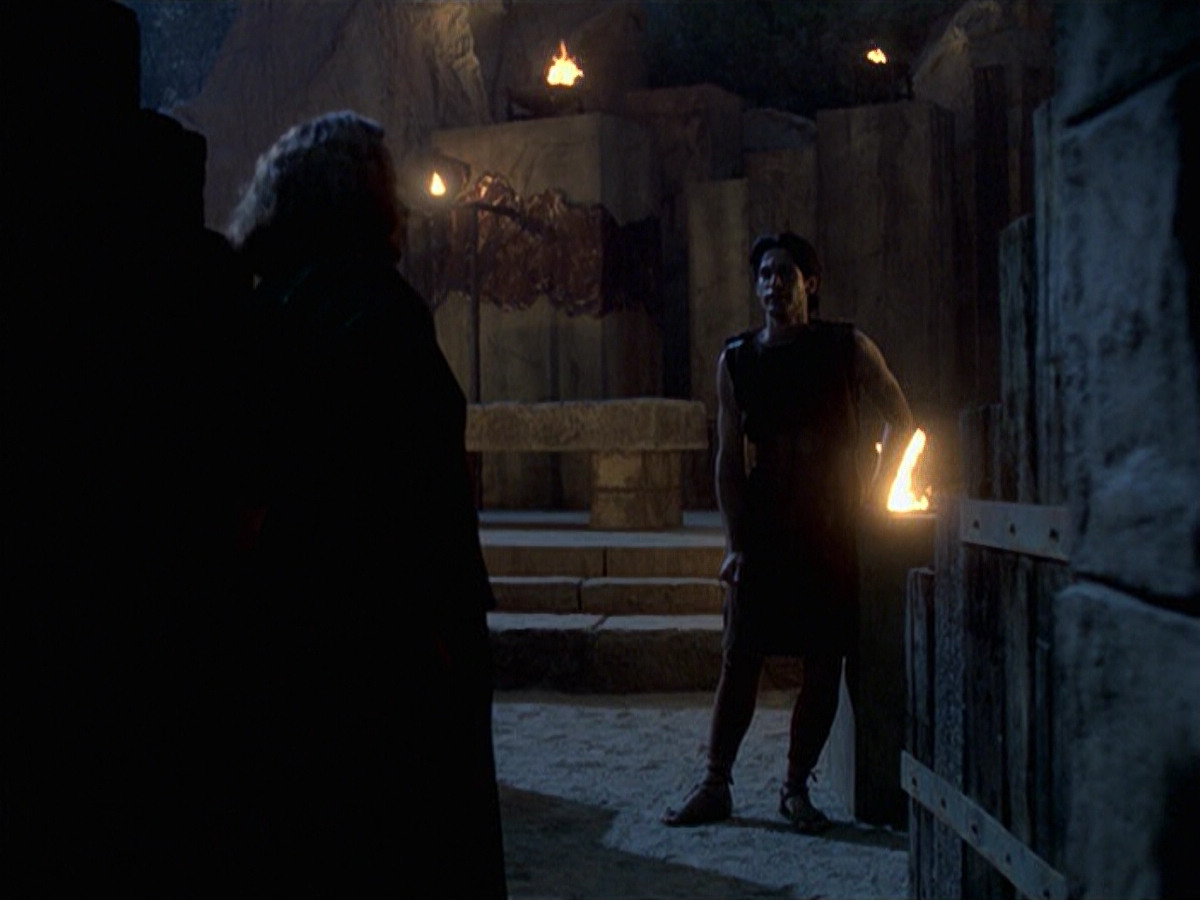 extant_StarTrek_VOY_6x22-Muse_02431.jpg