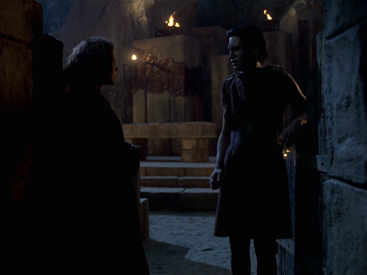 extant_StarTrek_VOY_6x22-Muse_02448.jpg