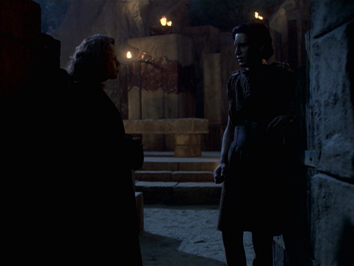 extant_StarTrek_VOY_6x22-Muse_02450.jpg