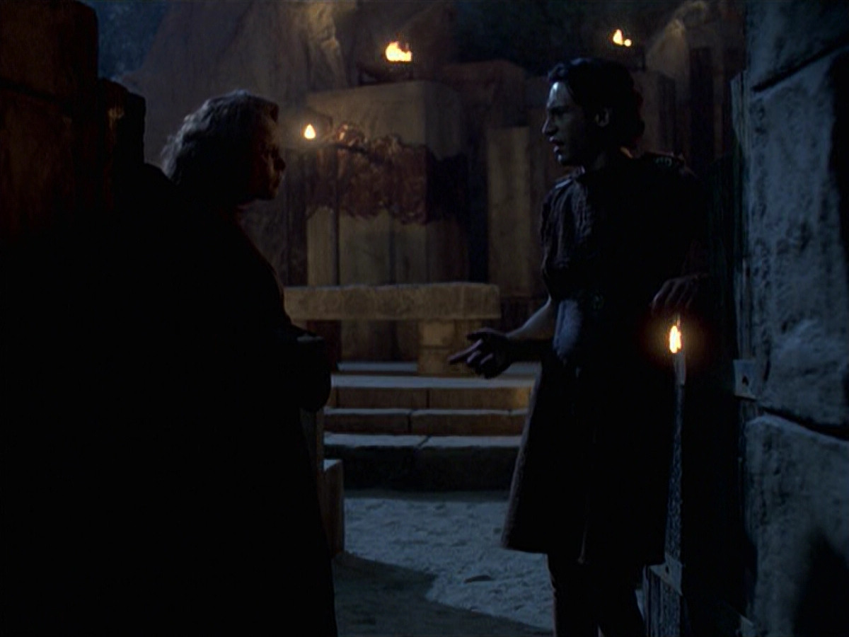 extant_StarTrek_VOY_6x22-Muse_02451.jpg