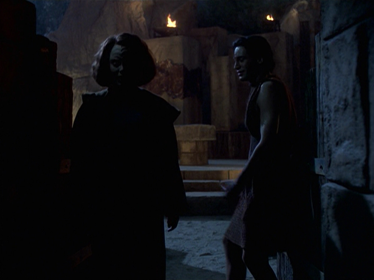 extant_StarTrek_VOY_6x22-Muse_02561.jpg