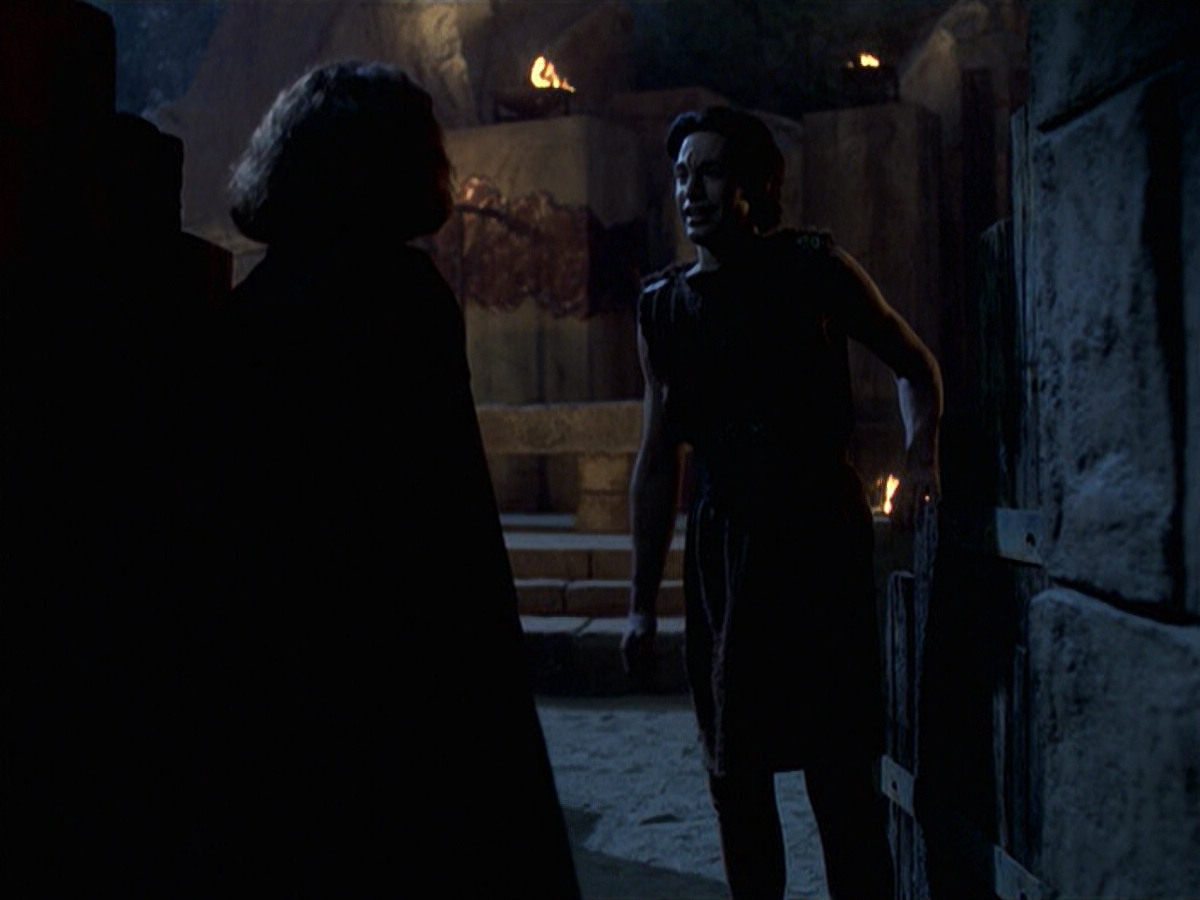 extant_StarTrek_VOY_6x22-Muse_02563.jpg