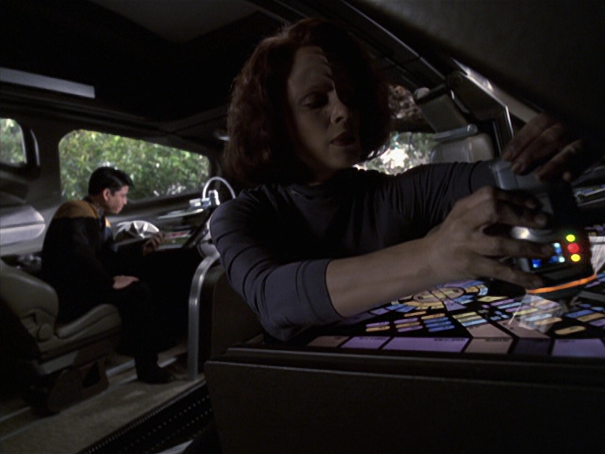 extant_StarTrek_VOY_6x22-Muse_02851.jpg