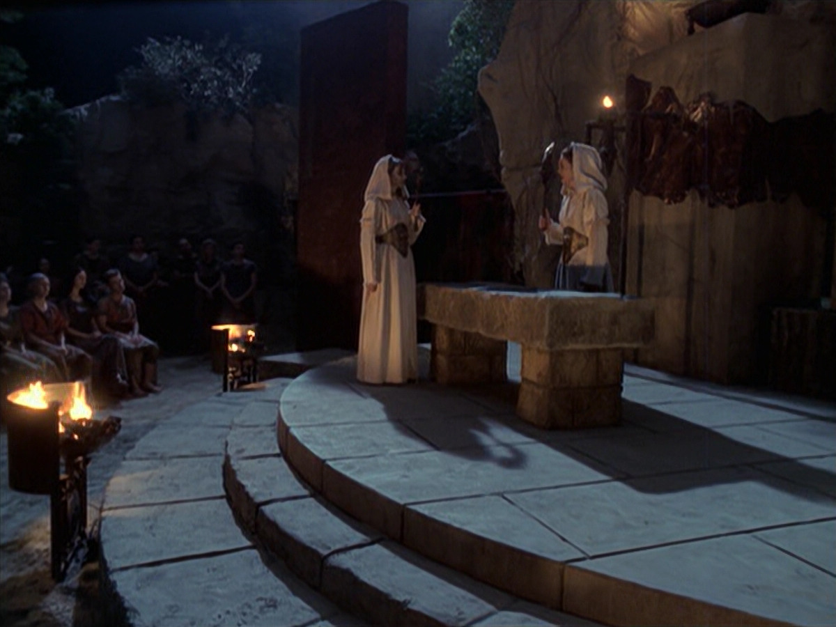 extant_StarTrek_VOY_6x22-Muse_03096.jpg